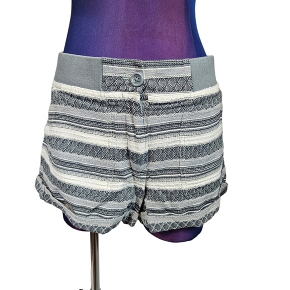 LOFT Gray & White Striped Shorts 3" Inseam Size 6 Women's - Picture 3 of 11